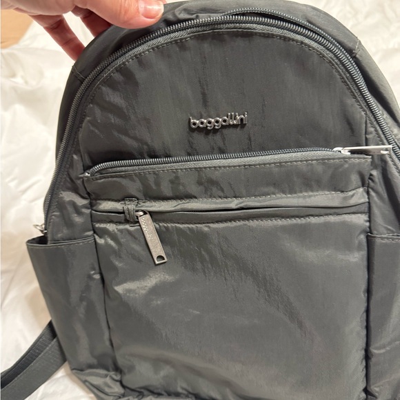 Baggallini Securetex Anti-Theft Getaway Backpack Grey New with Tags - Picture 7 of 11